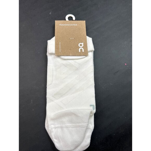 NWT On Performance Low Sock White/Ivory L Mesh Arch Support Flat Toe Seam - Picture 1 of 5